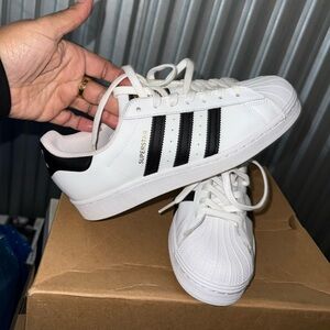 Adidas women’s Superstar shell tops sz 8.5